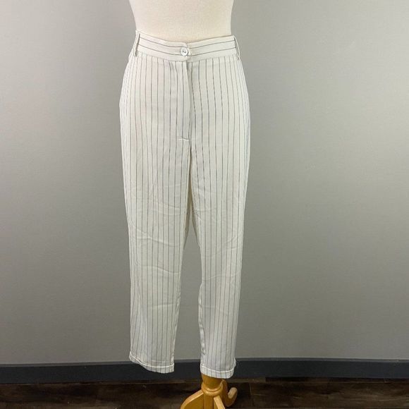 RENUAR White & Black Pinstriped Cropped Pants - Picture 2 of 9